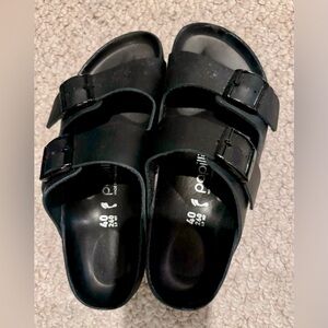 Birkenstock Arizona Platform Sandals - Size 9 US / 40 EU- Black.
